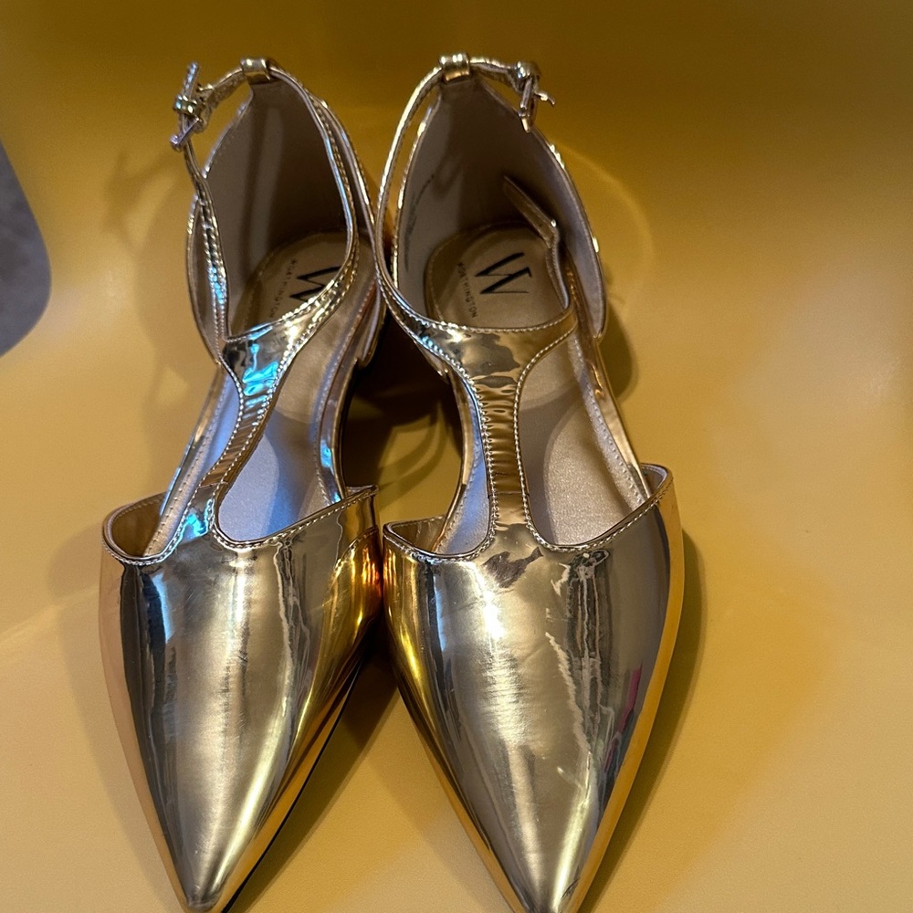 Worthington T-Strap pointed toe flats ( metallic gold) - Picture 2 of 5